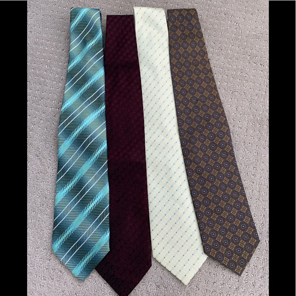 Bundle of 4 ties